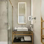 Vestay Montaigne Paris