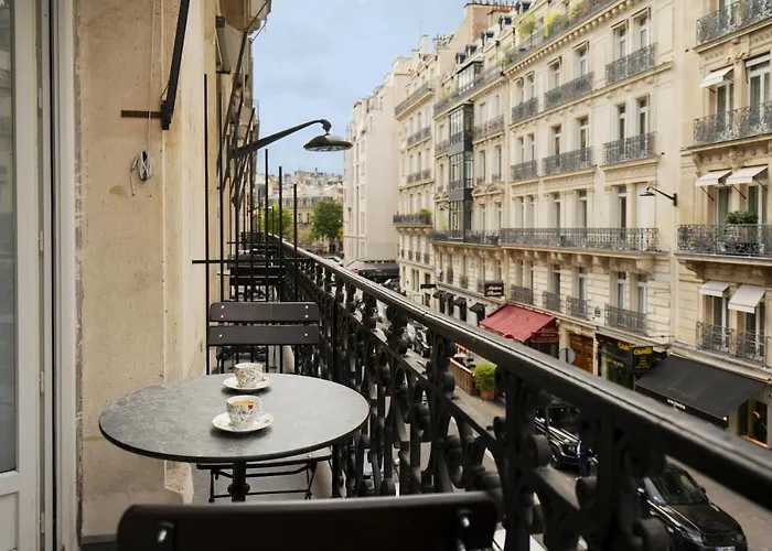 Hotel Vestay Montaigne Paris