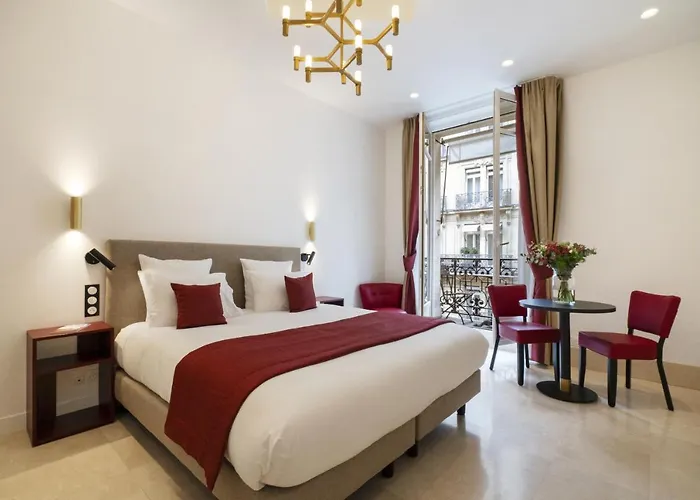 Vestay Montaigne Paris