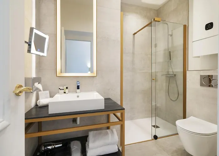 Vestay Montaigne Hotel Paris